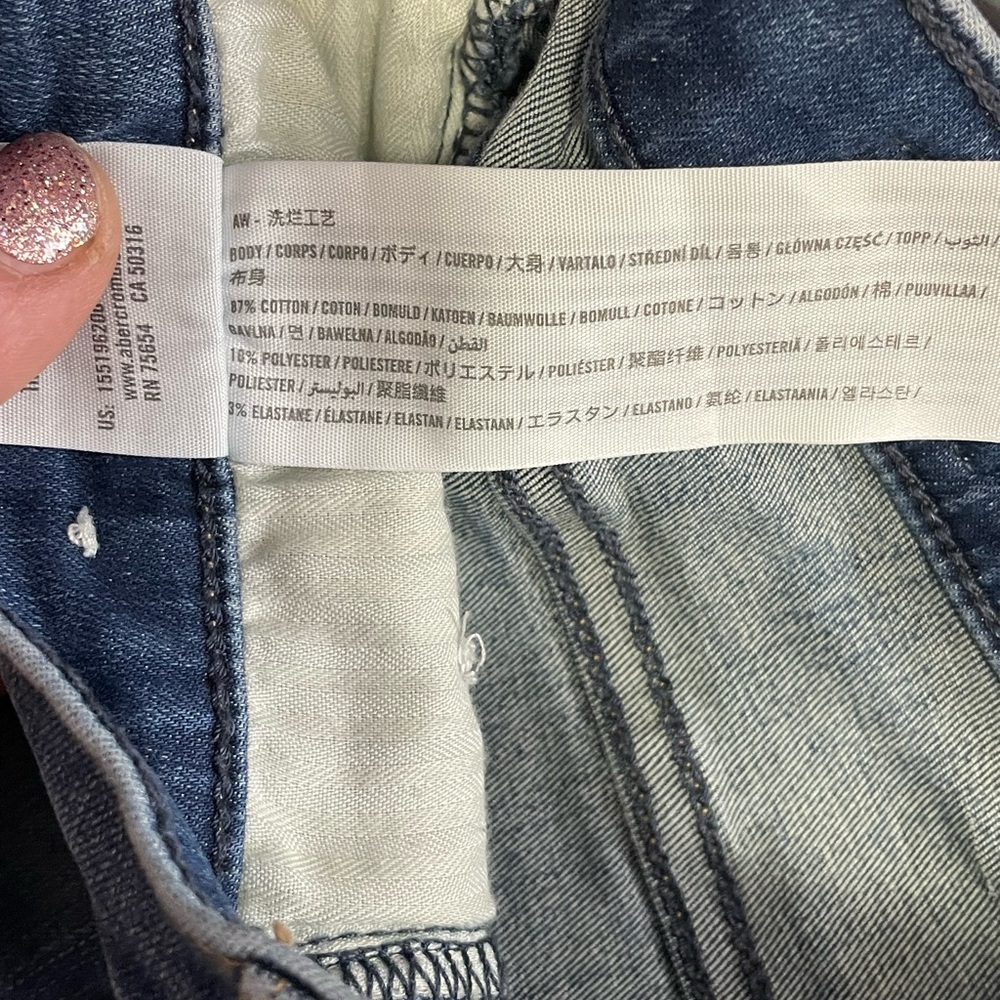 A&F Women’s 28 Distressed Skinny High Rise Abercrombie & Fitch Denim Capri Jeans - Picture 10 of 11